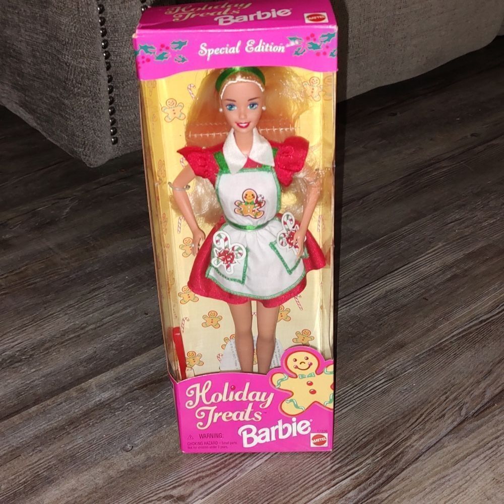 Vintage  1997   Holiday Treats Barbie Christmas Special Edition NIB